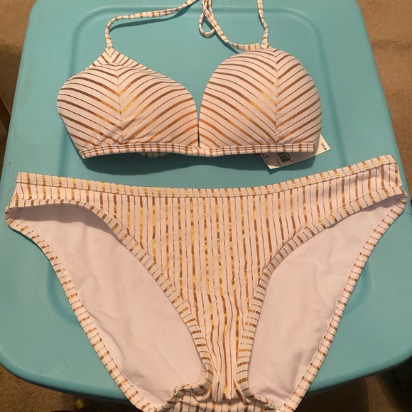 Hula Honey Other - Hula Honey push up top D/DD padded and XL bottoms